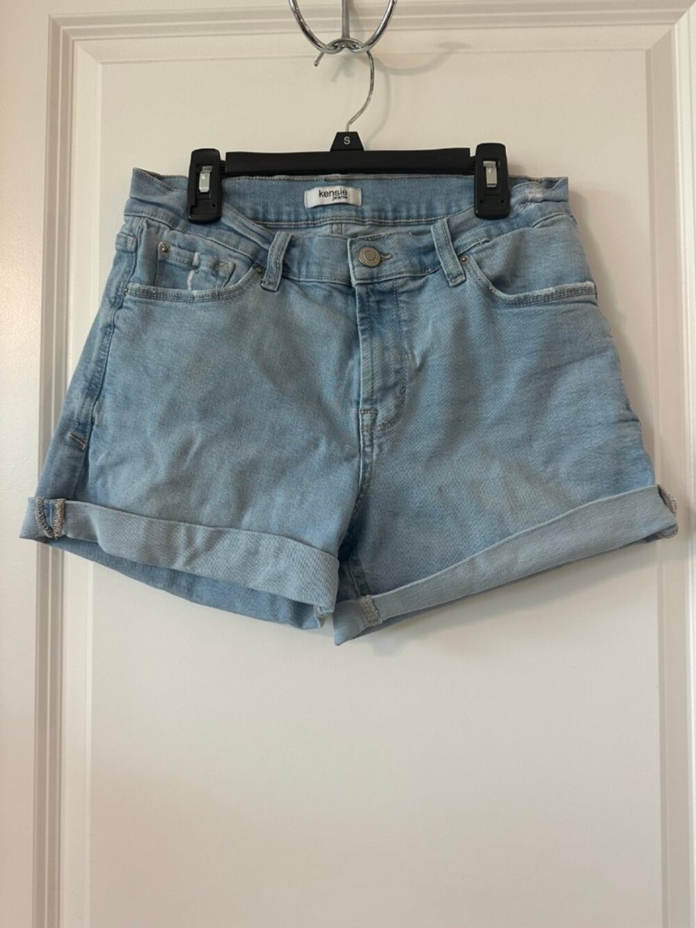 Kensie Jeans Light Wash Denim Shorts Size 4/27 Rolled Cuff